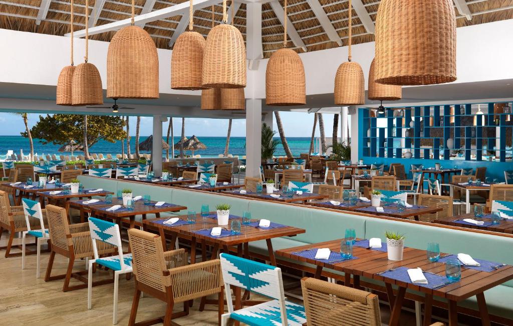 Restaurace v ubytování Meliá Punta Cana Beach Wellness Inclusive - Adults only
