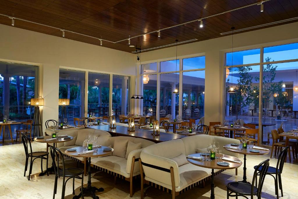 Restaurace v ubytování Meliá Punta Cana Beach Wellness Inclusive - Adults only