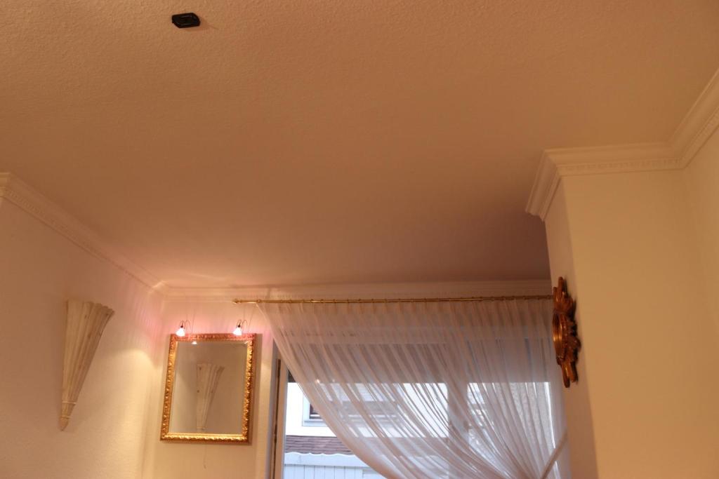 Hotel & Restaurant Pension Bei der Post - Double Room With Garden View