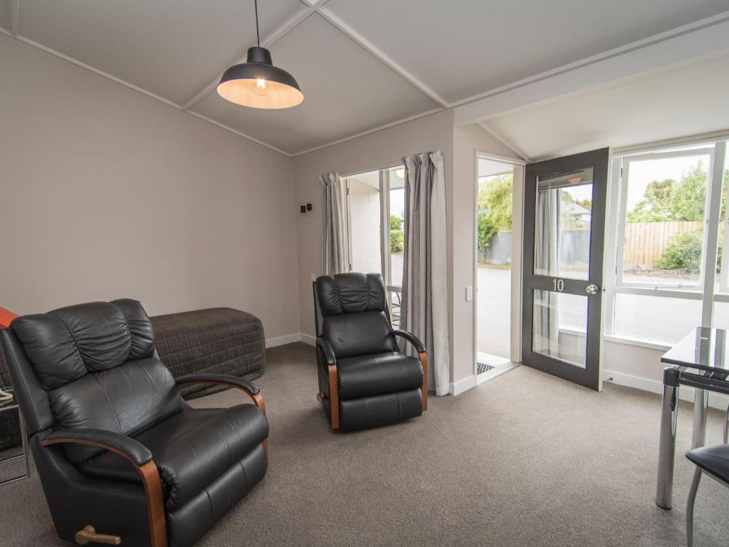 Cedar Lodge Motel - Resim 16