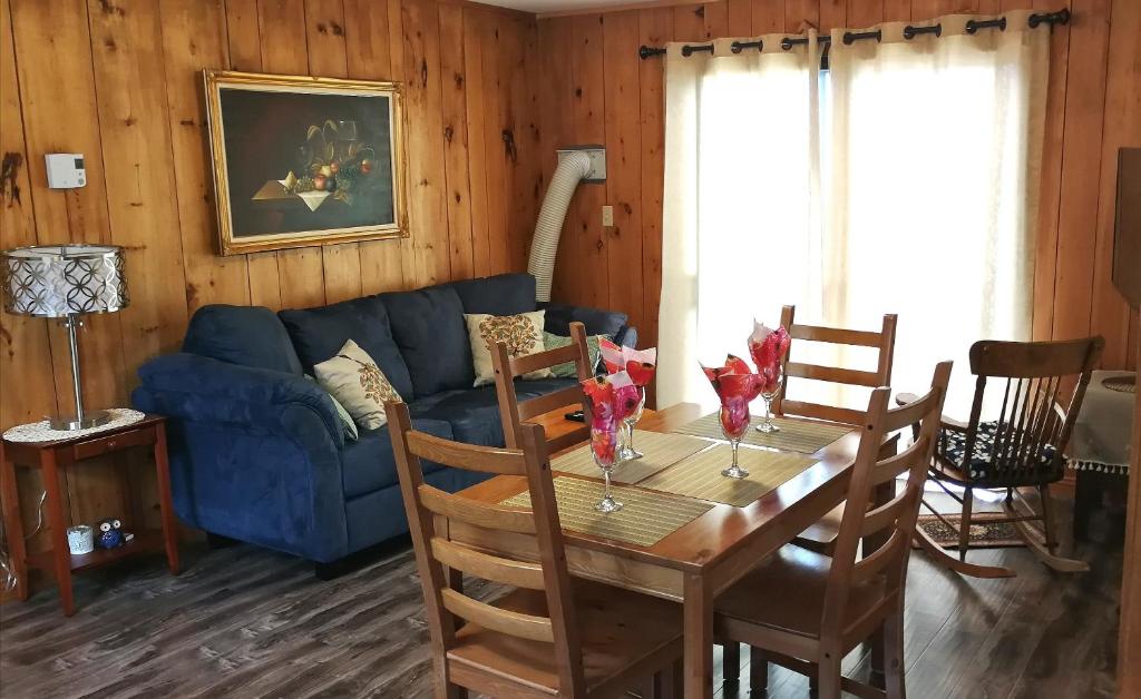 Knotty Pine Cottages, Suites & Motel Rooms, Ingonish Beach – Updated 2024  Prices