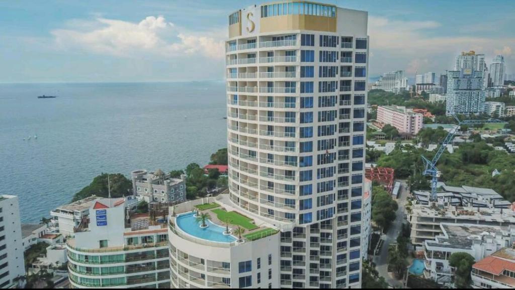 Huoneisto – kaupungin Etelä-Pattaya yleisnäkymä majoituspaikasta käsin