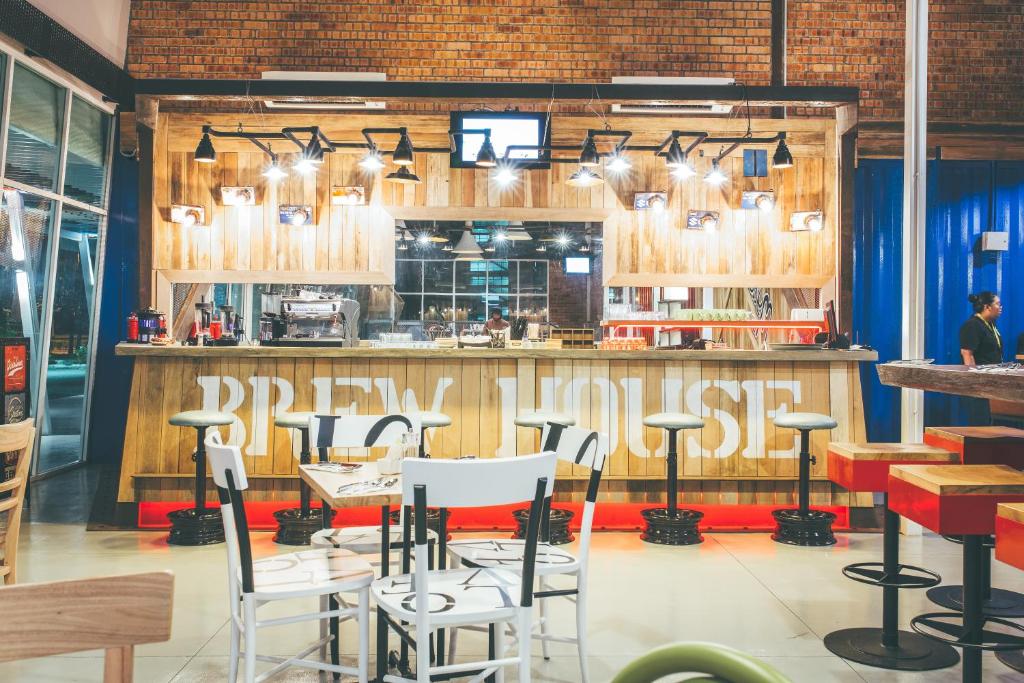 Lounge nebo bar v ubytování Dash Box Hotel Cyberjaya