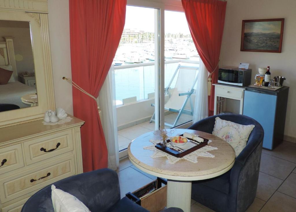 Marina Banderas Suites Hotel Boutique - Junior Suite Con Balcón