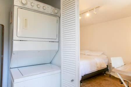 Big Bright 1 BR at U/Shaw + 14th on Quaint Swann - One-Bedroom Apartment