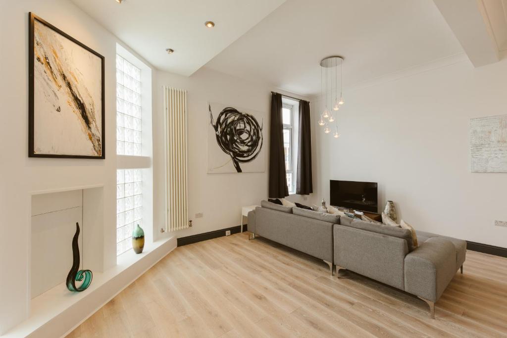 Nice warehouse conversion apartment in Chiswick, London