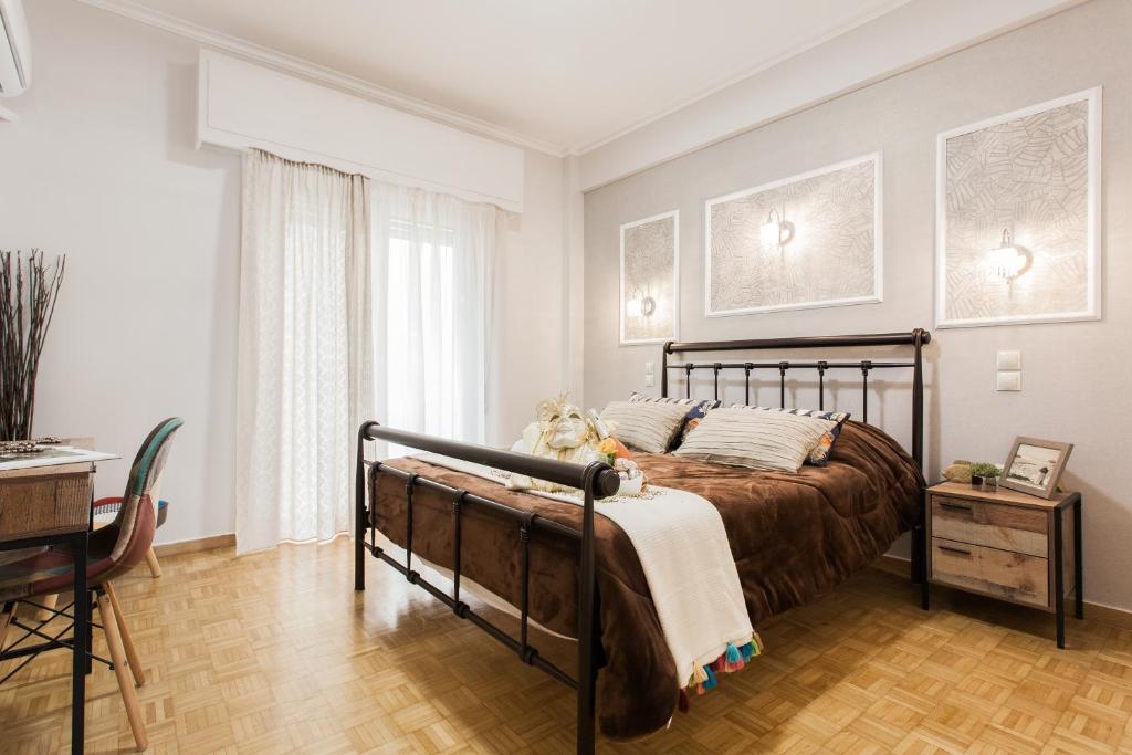 Posteľ alebo postele v izbe v ubytovaní Museum of Modern Art Rooms in apartment, next to metro Suggrou Fix, walk to Acropolis