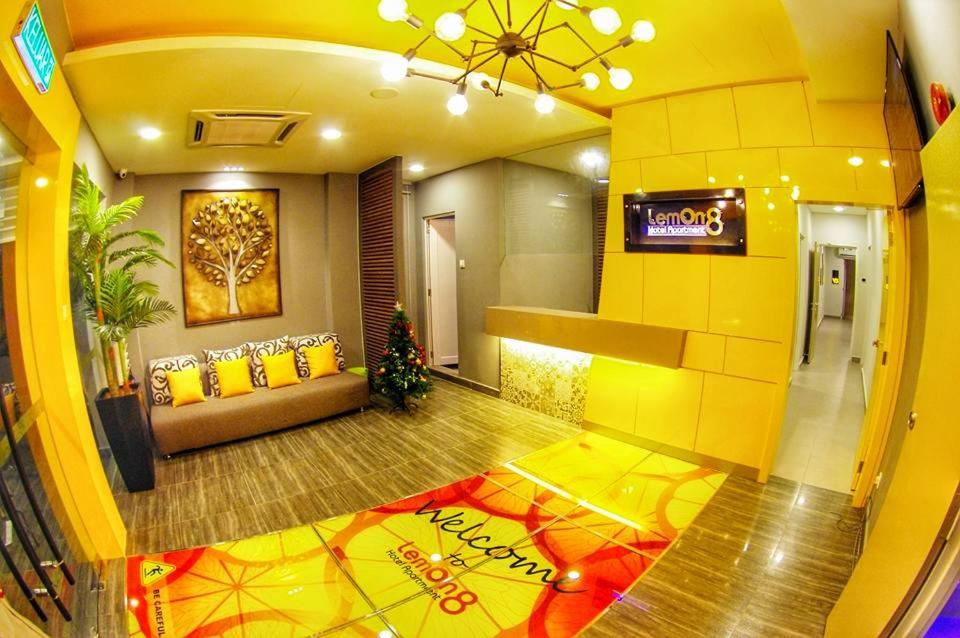 TV a/nebo společenská místnost v ubytování Lemon 8 Boutique Hotel @ Melaka