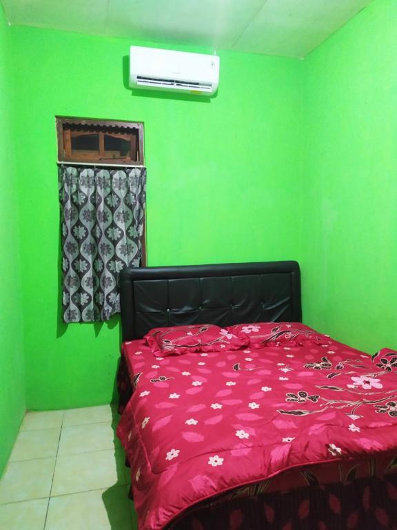Penginapan Ana Indah - Standardzimmer Mit Kingsize-Bett