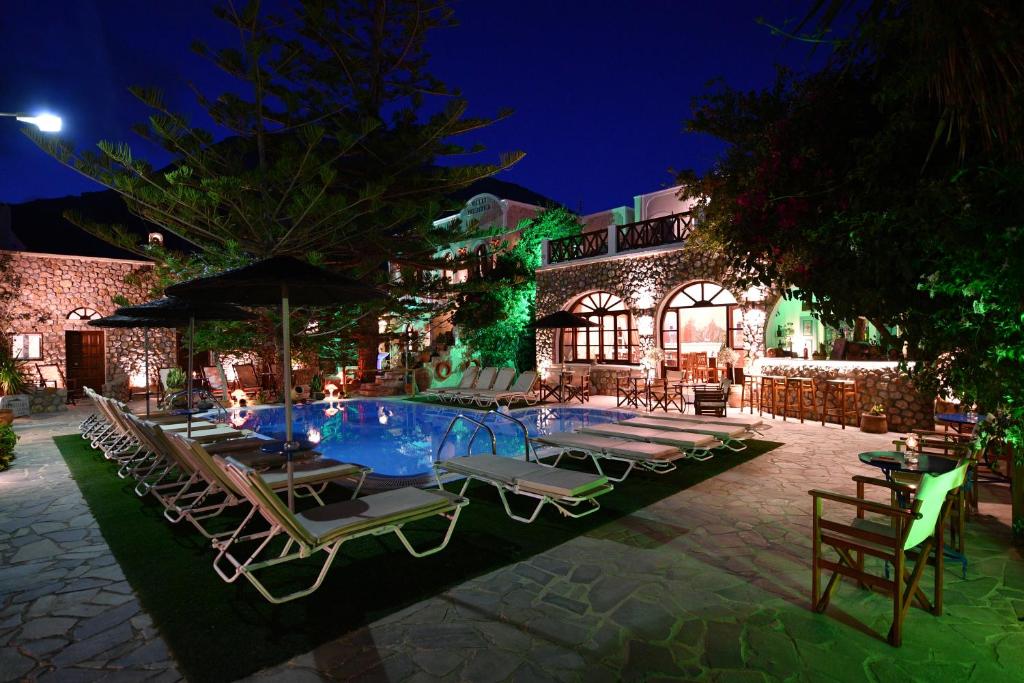 Bazén v ubytování Philoxenia Hotel & Studios nebo v jeho okolí
