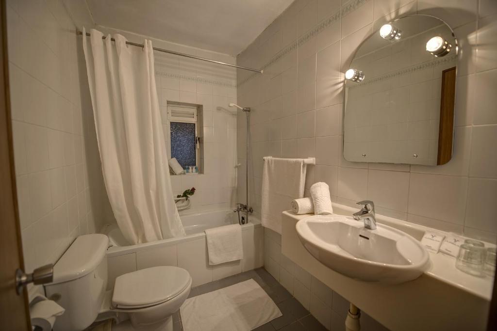 Koupelna v ubytování Sliema Chalet Hotel