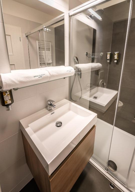 Koupelna v ubytování Letna Garden Suites
