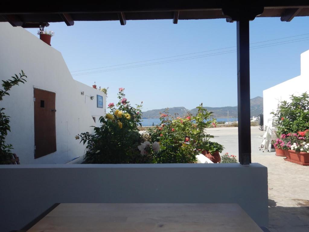 Christos rooms milos - 4