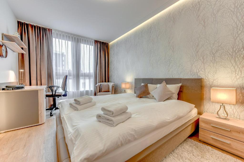 Downtown Apartments Aura - Riverside & Parking - Deluxe Apartment