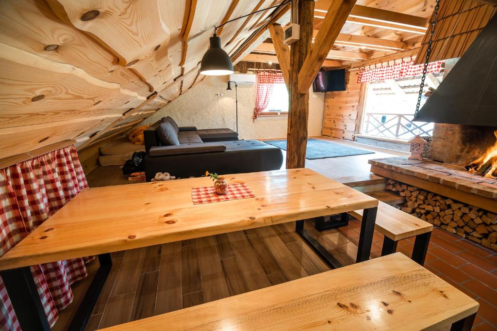 Posezení v ubytování Apartment with Sauna pr' Geči