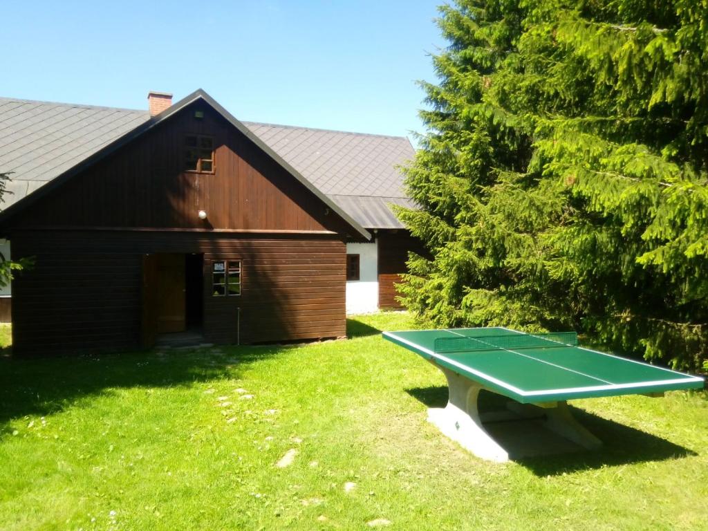 Stolní tenis v ubytování Chalupa Na Paloučku nebo okolí