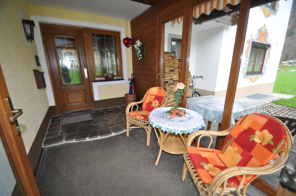 Posezení v ubytování Gästehaus Fahringer
