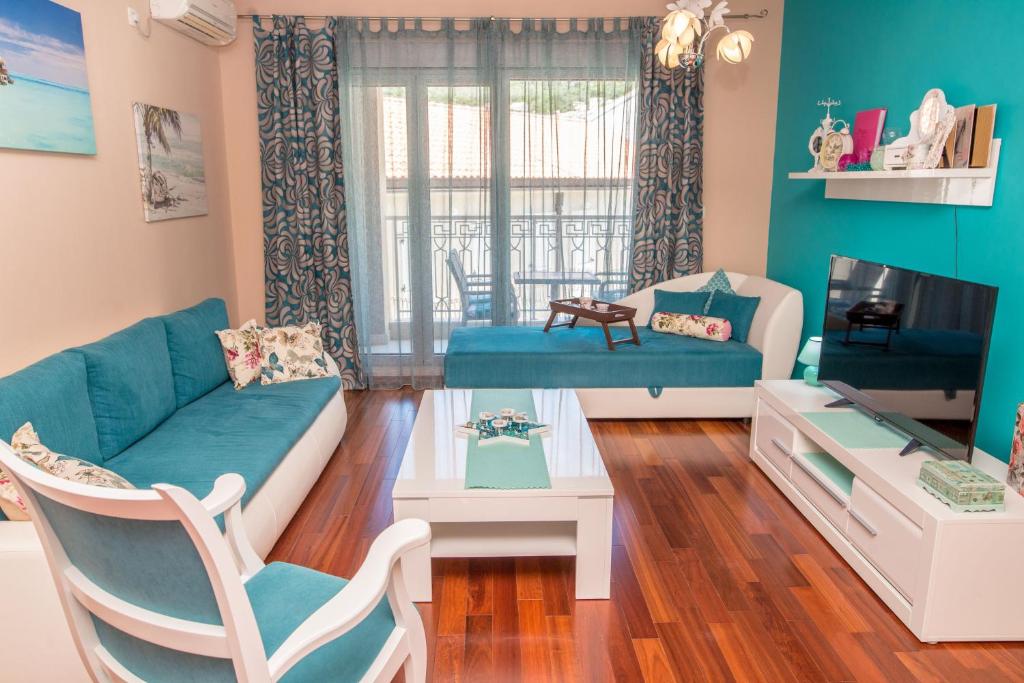Χώρος καθιστικού στο Blue sea apartment