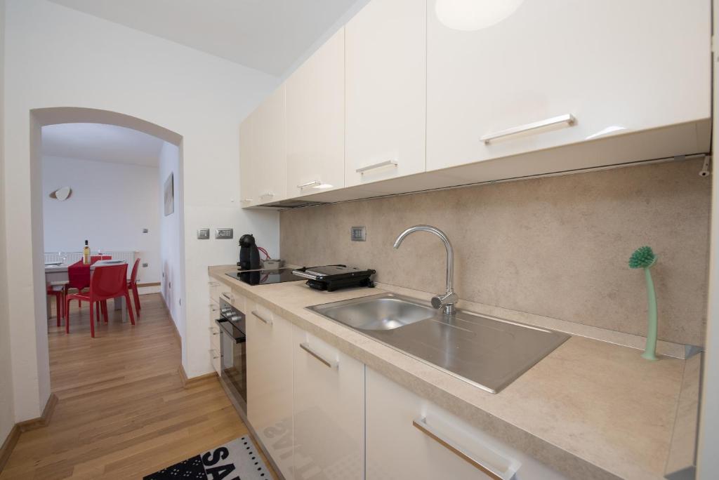 Kuchyňa alebo kuchynka v ubytovaní Apartmani BILIC
