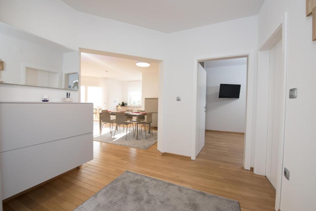 Kuchyňa alebo kuchynka v ubytovaní Apartmani BILIC