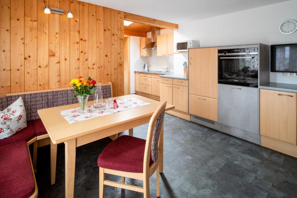 Kuchyň nebo kuchyňský kout v ubytování Haus Dabaklamm