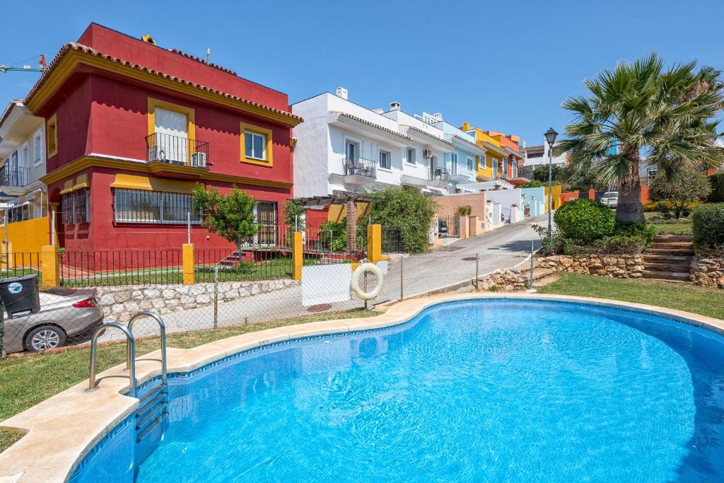 Bazén v ubytování Beachfront Townhouse Beatriz by Rafleys nebo v jeho okolí
