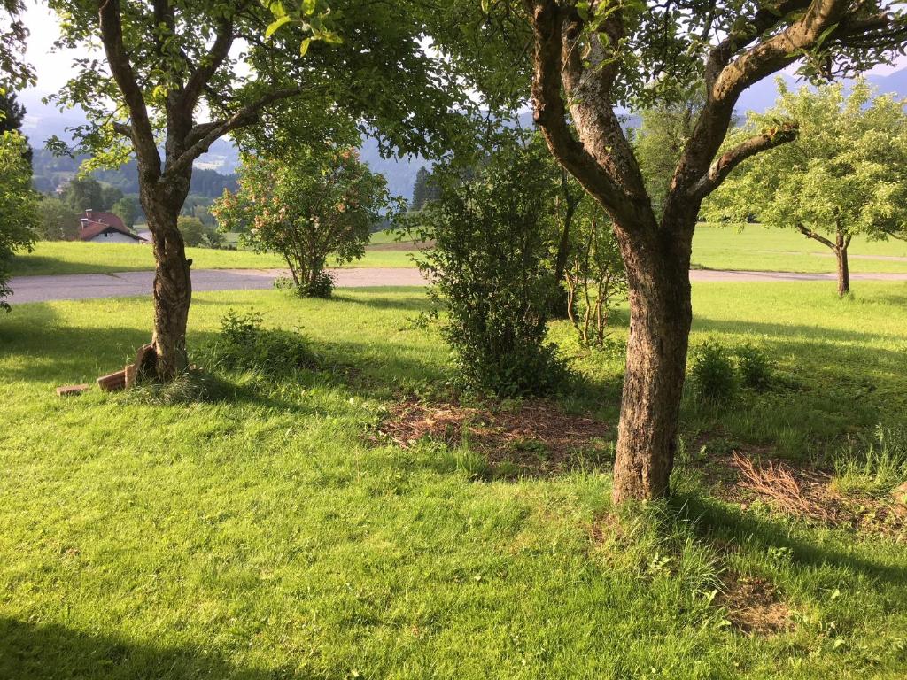 Aed väljaspool majutusasutust Haus Kleiner Seeblick