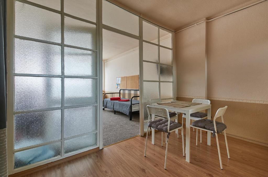Televízia a/alebo spoločenská miestnosť v ubytovaní LEM Suburban Apartment