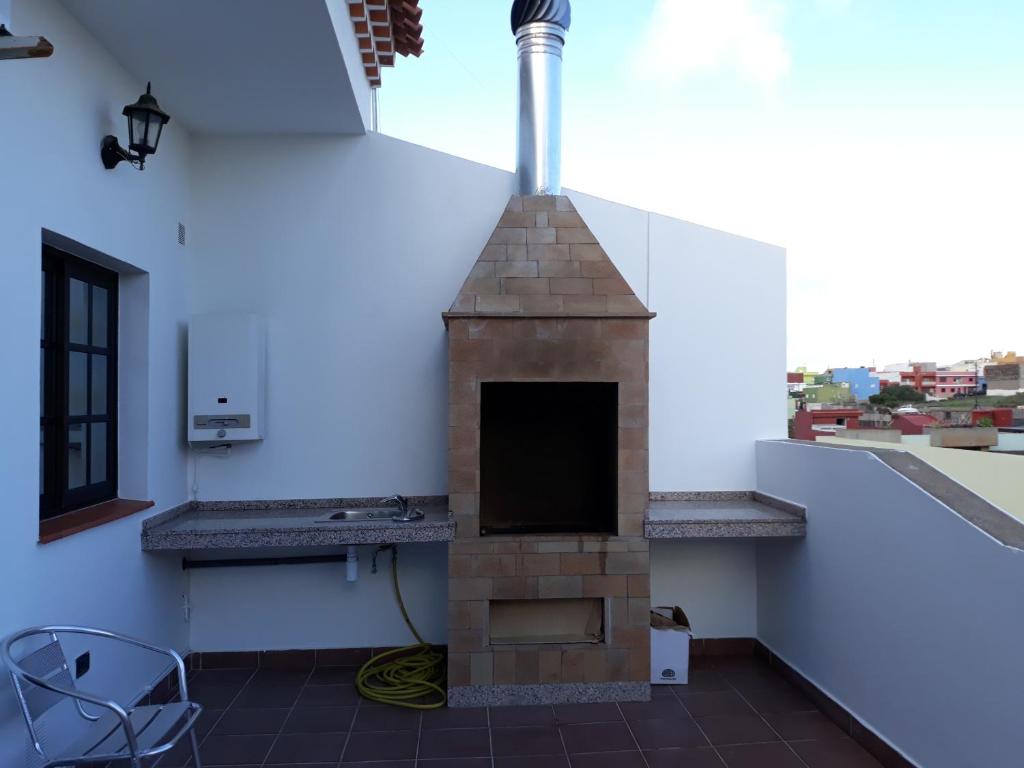 Apartamento con terraza privada y barbacoa, Las Lagunas – Updated 2024  Prices