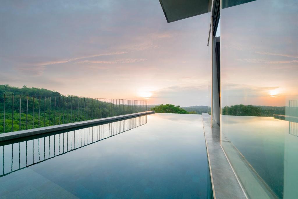 Bazén v ubytování Hideaway Villas Bali Uluwatu by Kanaan Hospitality nebo v jeho okolí