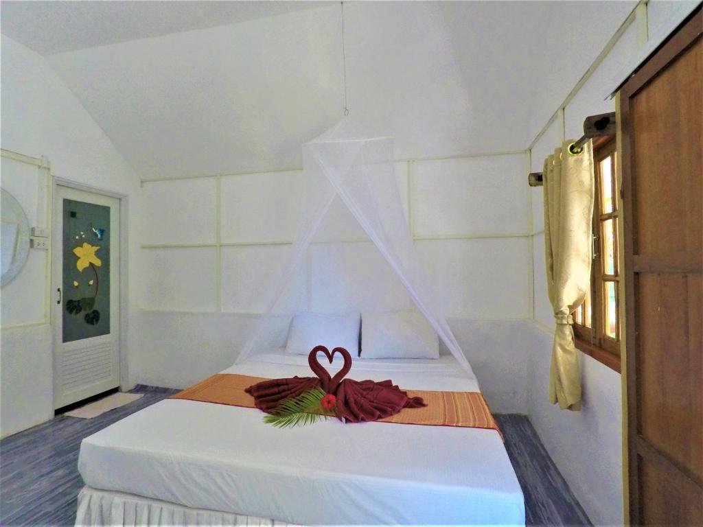 Koh Jum Coral Bay Resort - 18