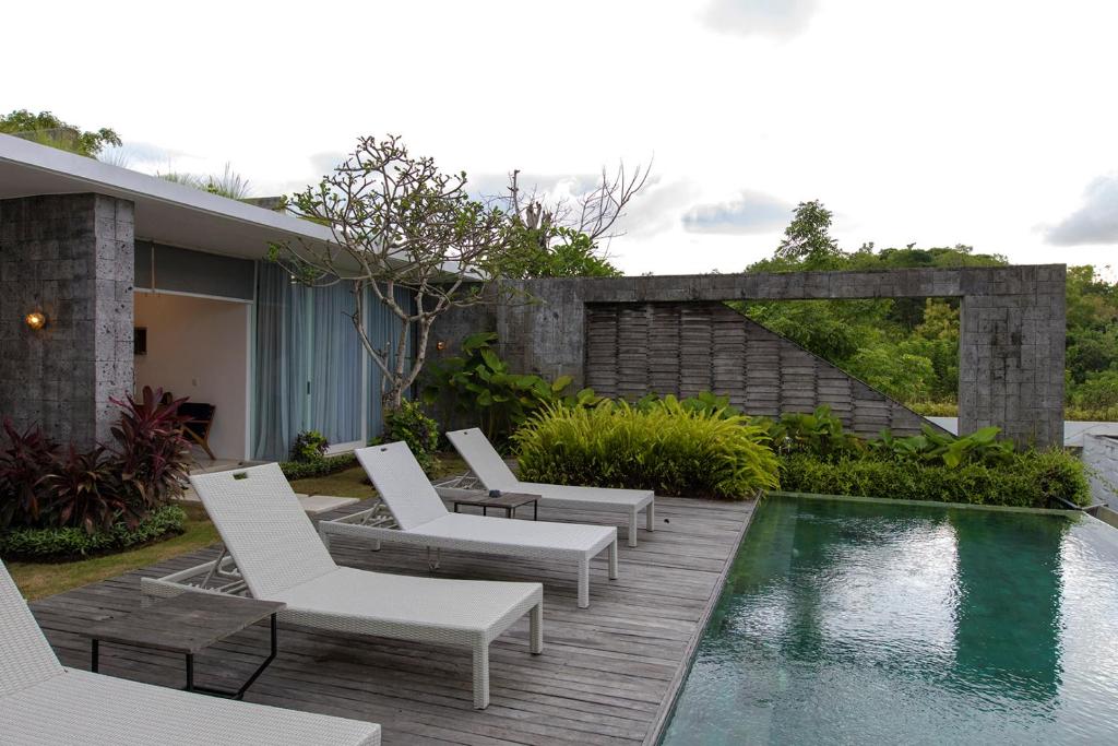 Bazén v ubytování Hideaway Villas Bali Uluwatu by Kanaan Hospitality nebo v jeho okolí