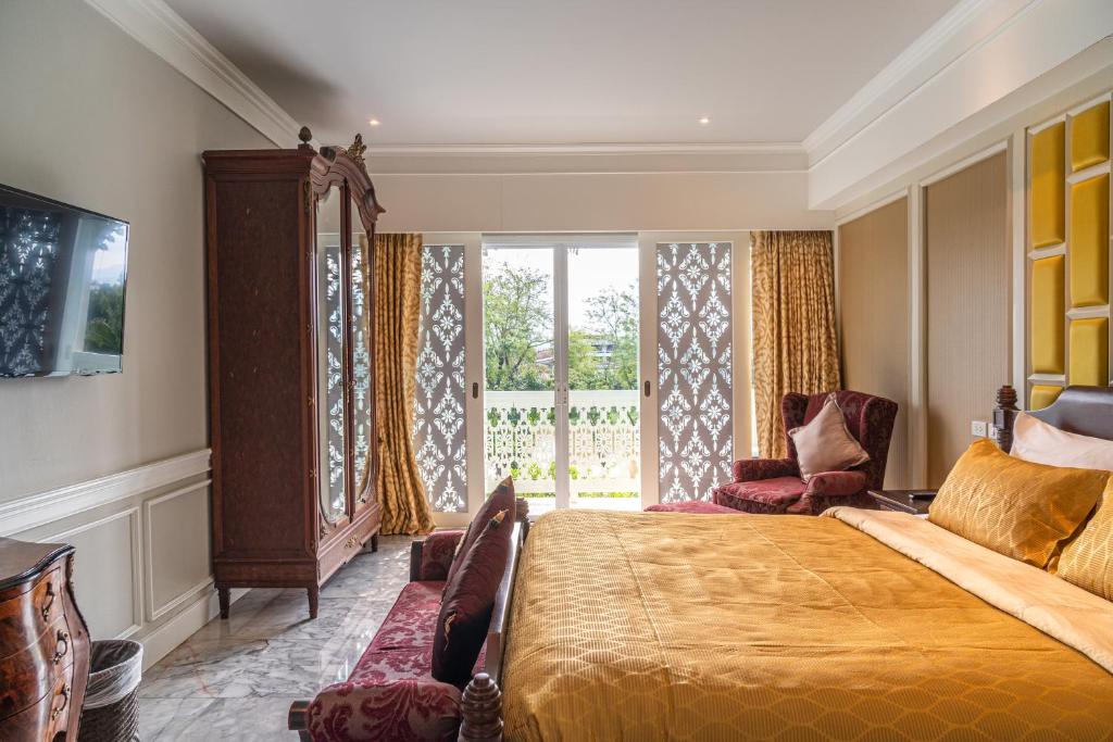 At Pingnakorn Riverside - Resim 40