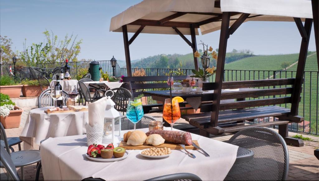 Jedlo v ubytovaní bed & breakfast alebo blízkom okolí