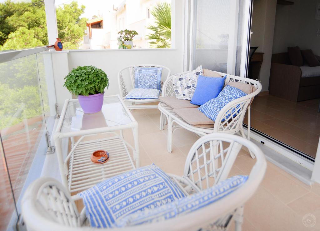 Balkón nebo terasa v ubytování MOUSELIS APARTMENTS