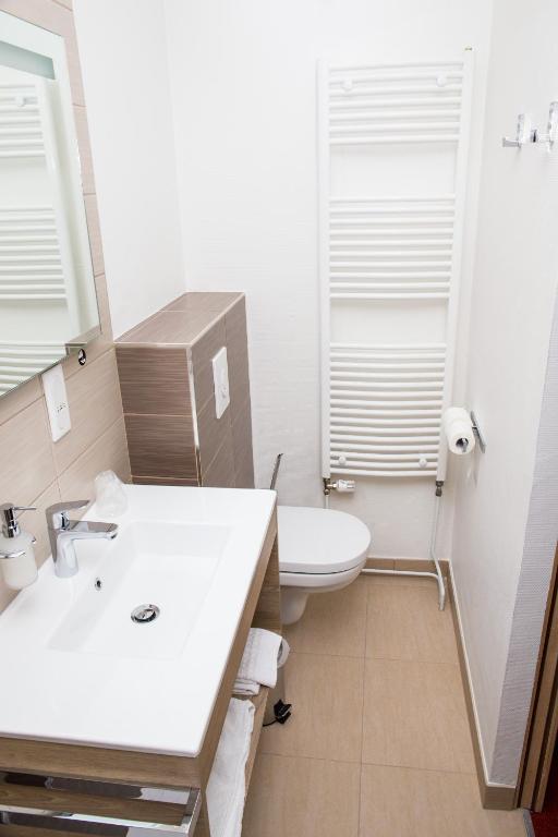 Koupelna v ubytování Hôtel Le Verger De Bischwiller