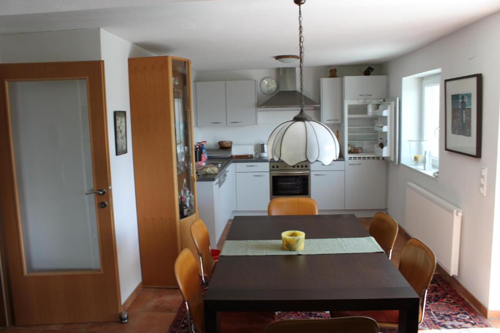 Kuchyň nebo kuchyňský kout v ubytování Ferienwohnung mit Panoramablick