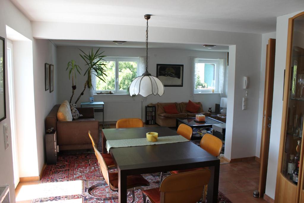 Posezení v ubytování Ferienwohnung mit Panoramablick