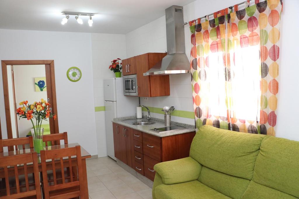 Kuchyň nebo kuchyňský kout v ubytování Apartamento central con aire acondicionado