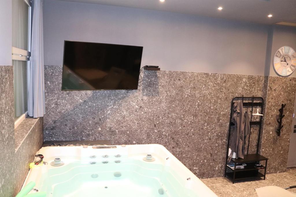 Fotografia z galérie ubytovania J13 Appartamento con SPA Privata v destinácii Pavia