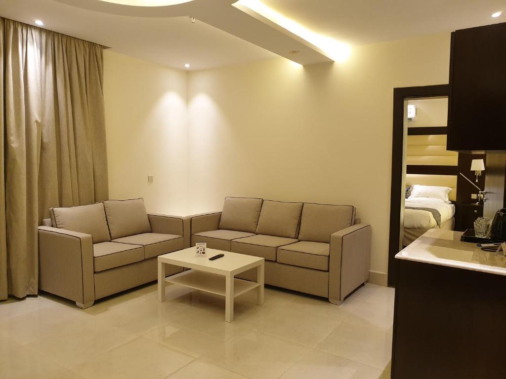 Lamar Al Bawadi Hotel - One-Bedroom Suite