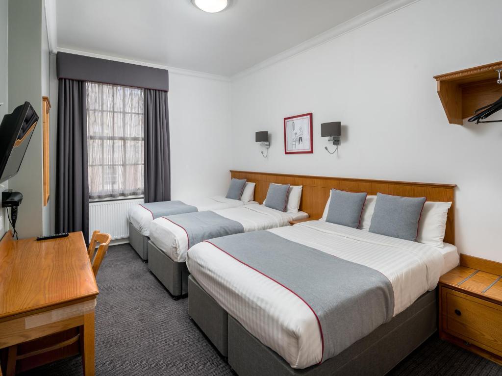 OYO Townhouse New England, London Victoria - Resim 21