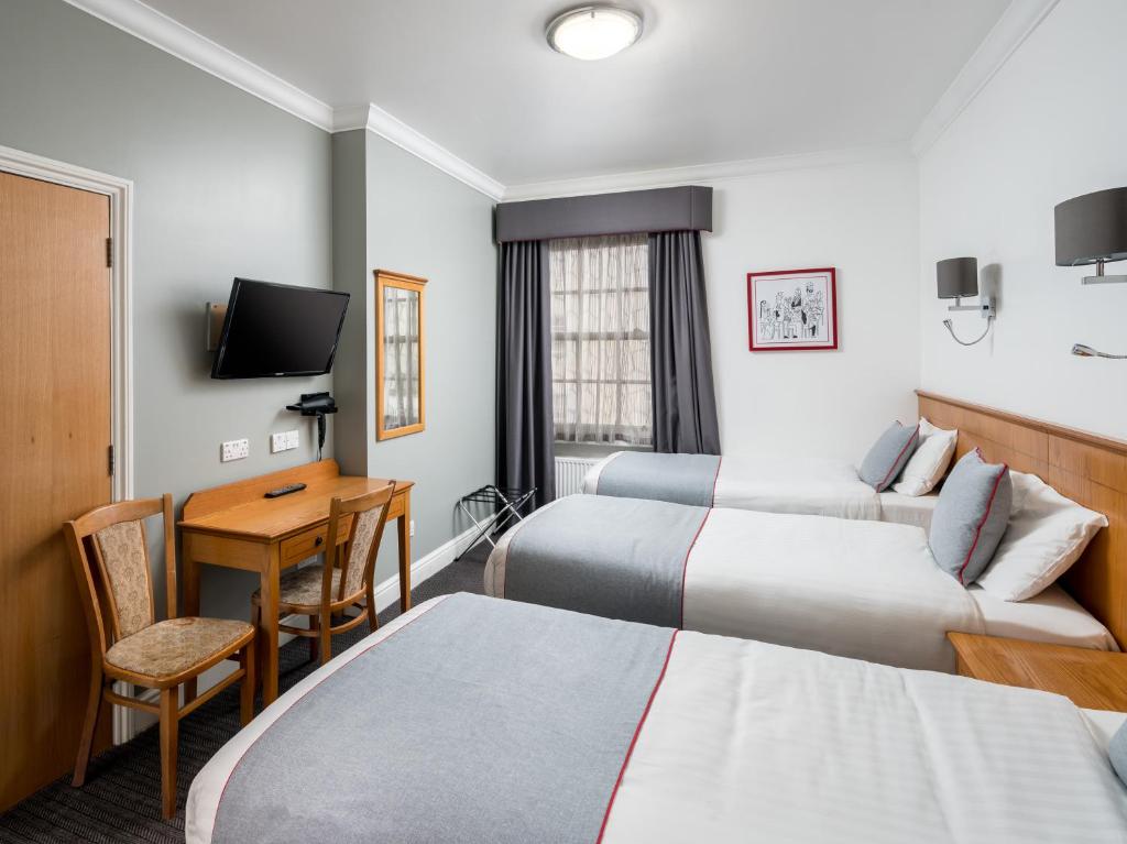 OYO Townhouse New England, London Victoria - Resim 18