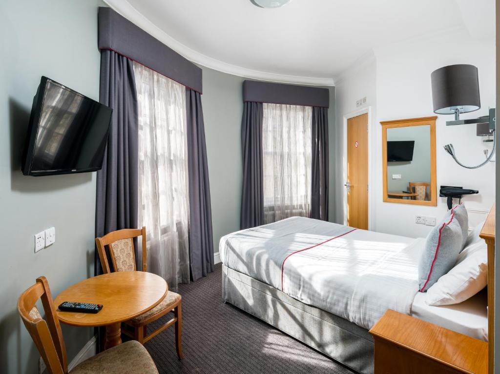 OYO Townhouse New England, London Victoria - Resim 8