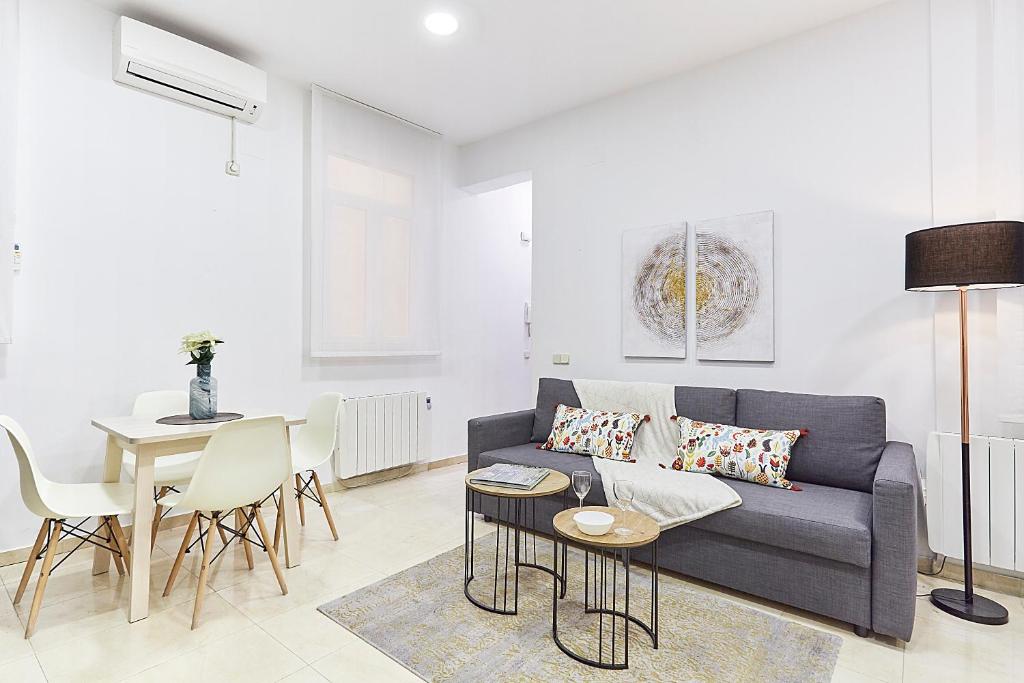 Posezení v ubytování LEEWAYS APARTMENT IX in GRAN VÍA