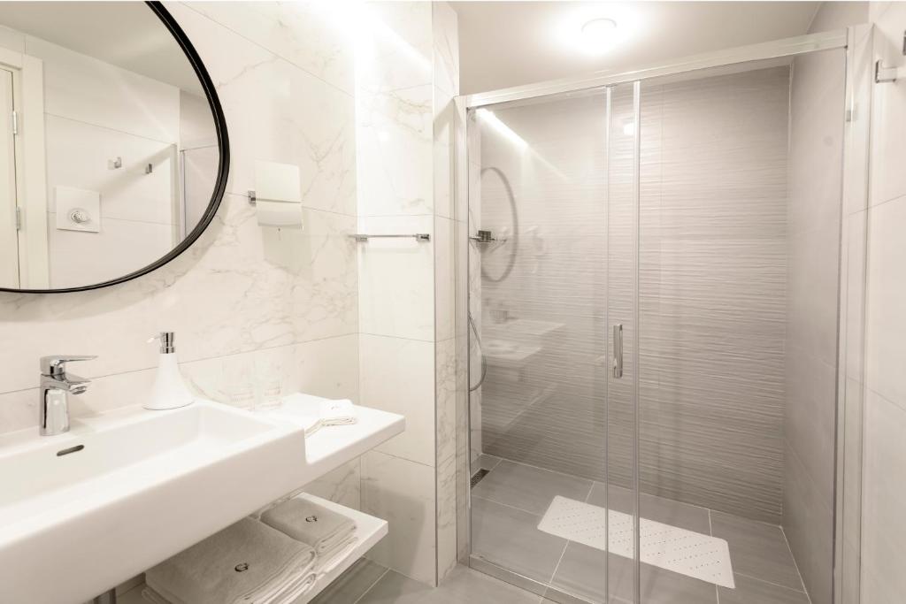 Hotel Gradska Cetinje - Habitación Doble