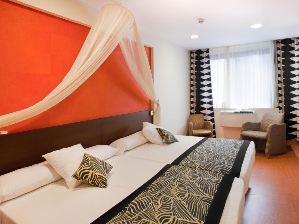 Magic Aqua Rock Gardens - Standard Double Room (3 Adults + 1 Child)