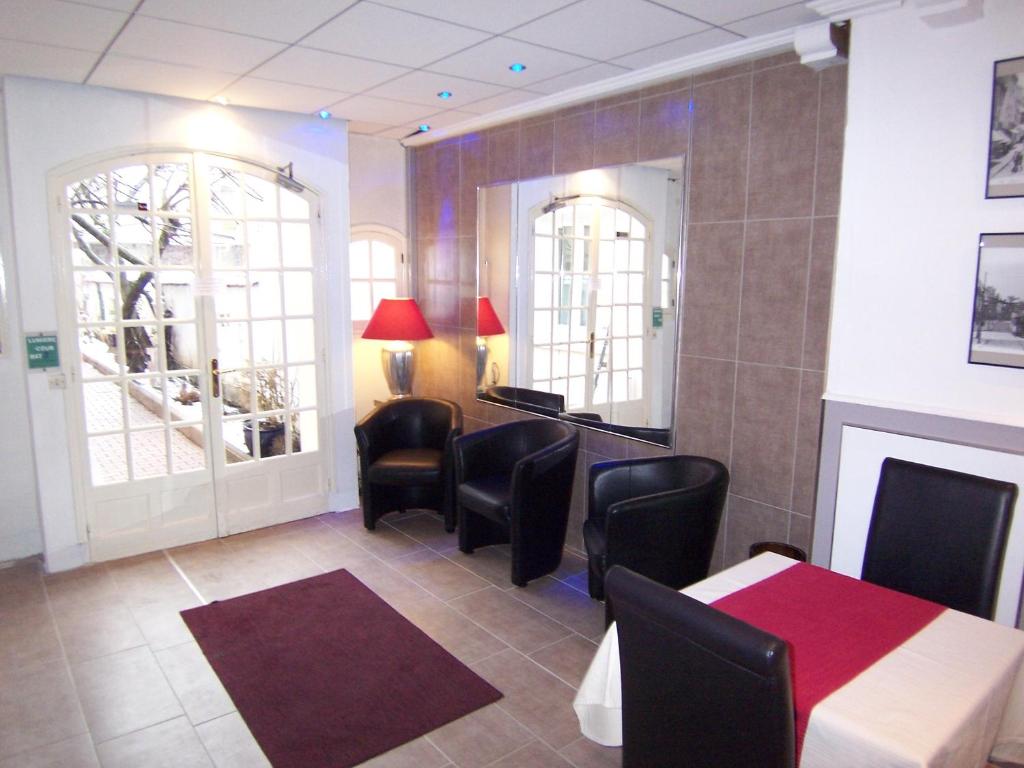 Hôtel Du Stade - Resim 11