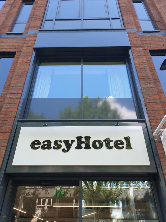 easyHotel London City Shoreditch - Resim 15