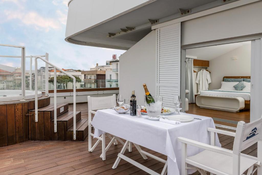 Balkón nebo terasa v ubytování T-Suite Hotel